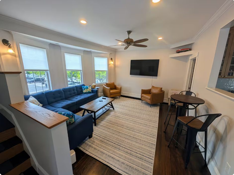 Living room at Anchors Aweigh Broadway