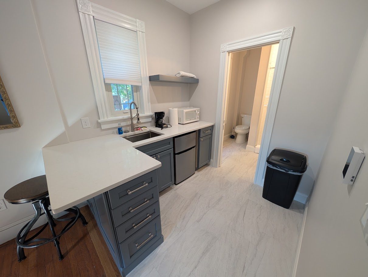 Kitchenette and hallway in the 2nd floor suite
